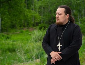 Настоятель иерей Евгений Коноплёв