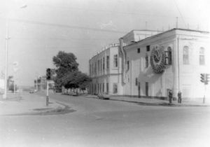 В годы Великой Отечественной войны (в 1942 г.) все помещения церкви были переоборудованы под цеха эвакуированного в Томск московского завода «Красный Богатырь». <br>За время эксплуатации московским заводом «Красный богатырь» (1942-1946 гг.) и Томским заводом резиновой обуви (1947-1994 гг.) здание храма очень сильно пострадало.
