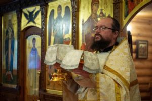 Настоятель храма Илии Пророка в д. Кандинка иерей Павел Васюков