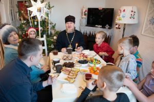 Апрель
