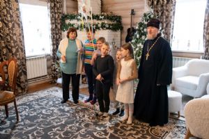 Апрель