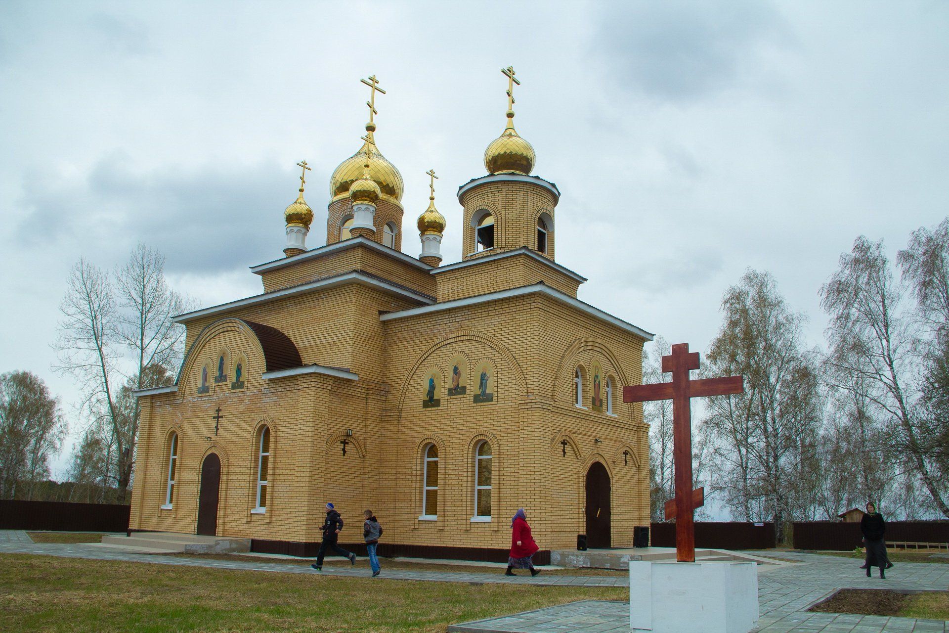Храм святой великомученицы Екатерины, д. Крутоложное, Первомайский район