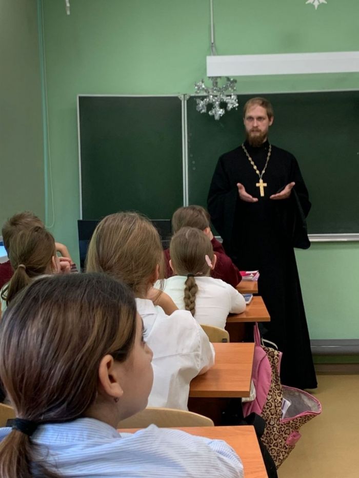 Иерей Сергий Шитиков, СОШ 5