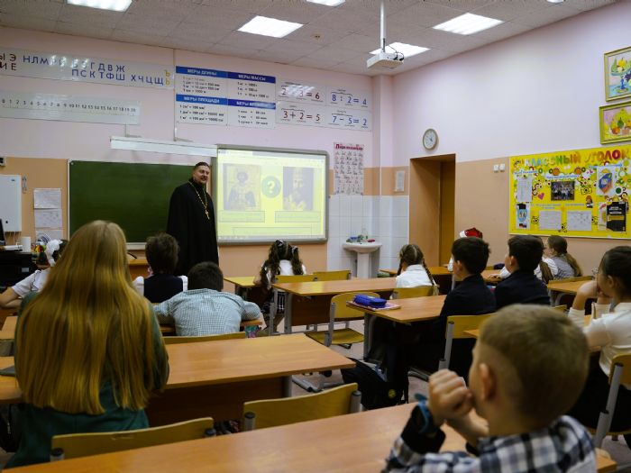 Иерей Николай Попов, Гимназия 6