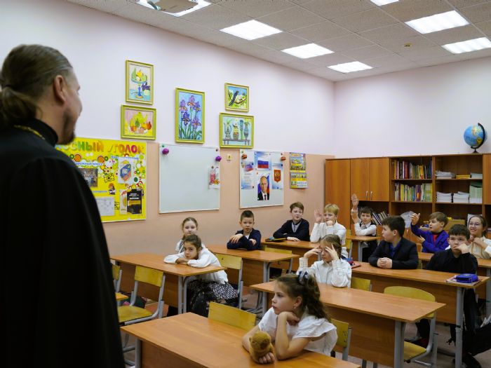 Иерей Николай Попов, Гимназия 6